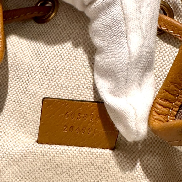 NEW Gucci X Disney Mickey Mouse Backpack Collector’s Item - Picture 7 of 12